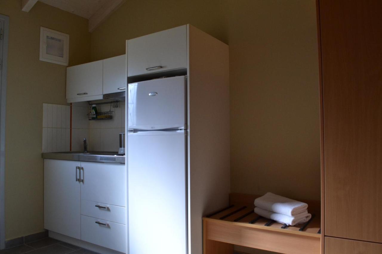 Apolafsi Aparthotel Ликсури Стая снимка
