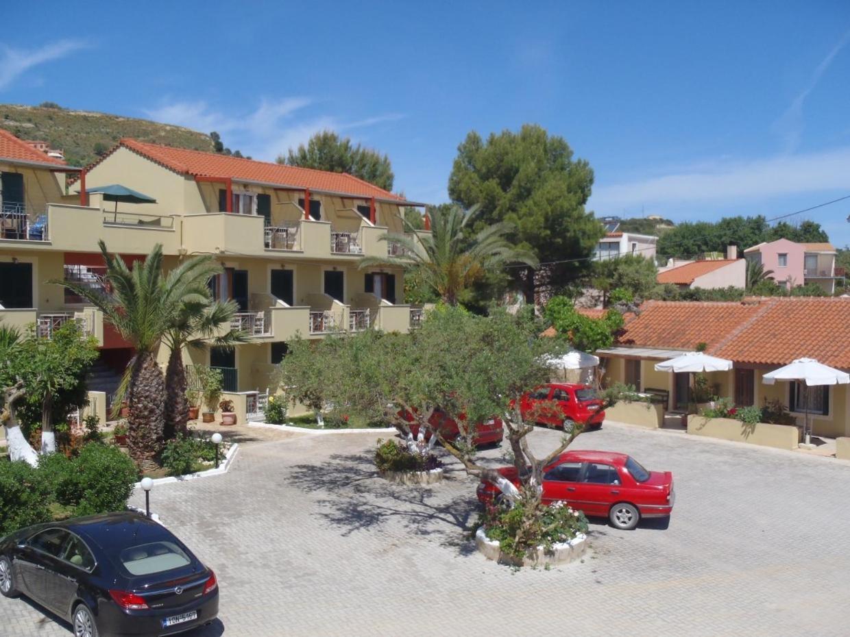 Apolafsi Aparthotel Ликсури Екстериор снимка